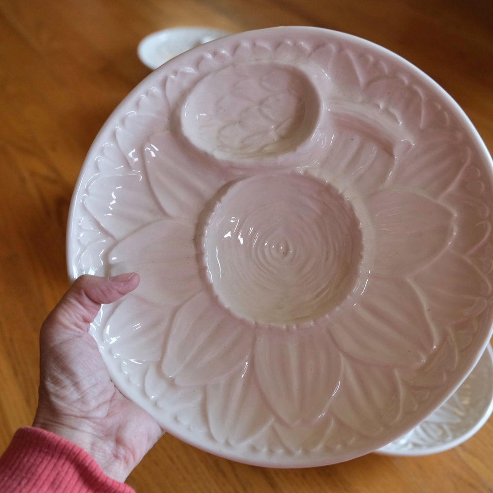 Sur La Table Vintage set of 8 Made in Portugal Artichoke plates